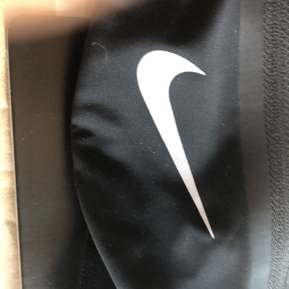 Nike expandable waist pack great for running store bag black - Picture 7 of 7